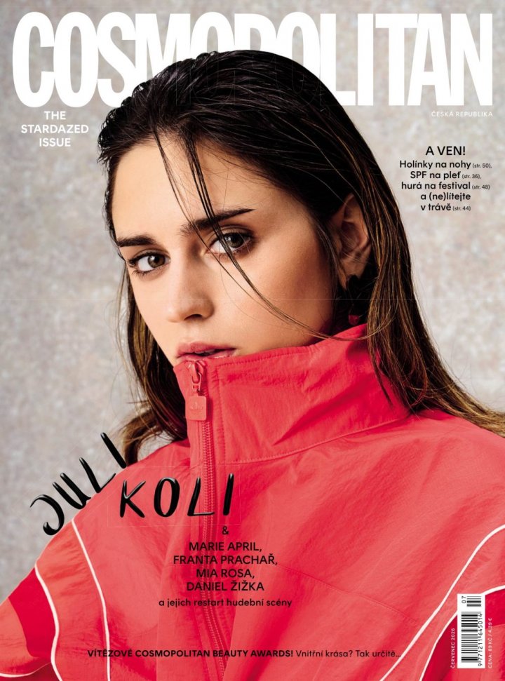 titulní strana časopisu Cosmopolitan a jeho předplatné