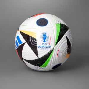 Oficiální míč Adidas EURO 2024 PRO v hodnotě 3 599 Kč
Míč je vyroben z vysoce kvalitních materiálů, které zajišťují optimální výkon a kontrolu. Má bezešvou tepelně lepenou strukturu, která zajišťuje rovnoměrnější rozložení vzduchu a tím lepší trajektorii míče. Míč EURO 2024 má také certifikát FIFA Quality Pro, což znamená, že splňuje nejpřísnější standardy kvality. Platí pro nové předplatitele. Dárek v hodnotě 3599 Kč zdarma. 

Akce je omezena do vyprodání zásob. Platí do 31. 7. 24.