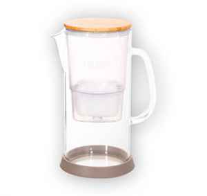 MV2507 Roční předplatné tištěné+  SKLENĚNÁ FILTRAČNÍ KONVICE LAUBEN GLASS WATER FILTER JUG 3200GW S OBJEMEM 3,2 L  . Akce platí do vyčerpání zásob a úhradě do 16.07.2025.   Bonus odesílán na plátce a pouze po ČR.   Popis produktu: Lauben Glass Water Filter Jug 3200GW se pyšní čtyřstupňovým filtračním systémem,
který zachytí veškeré nežádoucí bakterie, mikroplasty, těžké kovy, pesticidy, herbicidy, hormony
či chlór. Vy si tak dopřejete křišťálově čistou vodu plnou minerálů. Filtr konvice je navíc kompatibilní
s nejprodávanějšími značkami na trhu. Skleněná filtrační konvice Lauben Glass Water Filter Jug
3200GW potěší také udržitelným designem s bambusovým víkem opatřeným zespodu nerez ocelí
proti plísním. Součástí balení je i silikonové protiskluzové dno. Více na  LAUBEN  
