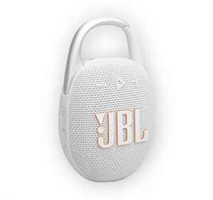 EL2508A Roční předplatné tištěné+  REPRODUKTOR JBL CLIP5 BÍLÝ . Platí do vyčerpání zásob a úhradě do 19.82025 a pouze po ČR. Nutno zadat email u odběratele!  Popis produktu: JBL CLIP 5
je ultra-přenosný Bluetooth reproduktor s odolností vůči
vodě a prachu, integrovanou karabinou a silným JBL Pro
Sound zvukem s výraznými basy. Nabízí až 12 hodin
přehrávání, možnost stereo párování a je ideální na cesty,
výlety i kempování. Stylový a praktický společník na každé
dobrodružství. Provedení v bílé barvě. Více na  JBL  .  . 
