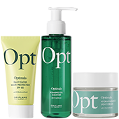 Předplaťte si Týdeník Květy na rok 
a získáte kosmetiku Oriflame v hodnotě 920 Kč.
  

 Balíček kosmetiky Oriflame  
JEN 3 KROKY K VAŠÍ NEJHEZČÍ PLETI! 
Objevte časově nenáročný rituál o 3 krocích pro minimalistky, které chtějí krásnou pleť.
Nová řada Optimals od švédské značky Oriflame je plná inovativních složek. 
Poskytuje vysokou dlouhodobou hydrataci, pomáhá zachovat rovnováhu kožního mikrobiomu a posiluje pleťovou bariéru. 
Výsledek? Maximální efekt s minimem starostí pro vaši nejhezčí pleť.
V sadě ideální pro mastnou až smíšenou pleť najdete čisticí gel, lehký pleťový krém a ochranný krém s SPF 50. 
1.  Pěnivý čisticí gel , 150 ml 
Čisticí gel účinně odstraňuje make up, přebytečný maz a nečistoty bez narušení rovnováhy pleti. 
Obsahuje O-LipidSecure, komplex složek podobných lipidům, které pomáhají zachovat důležitou lipidovou vrstvu kožní bariéry.
 
2.  Lehký pleťový krém , 50 ml 
Lehký krém poskytuje okamžitou hydrataci, která vydrží 48 hodin. 
Obsahuje komplex O-BarrierRestore, který pomáhá posílit pleťovou bariéru a zachovat rovnováhu kožního mikrobiomu.
 
3.  Denní ochranný krém SPF 50 , 30 ml 
Ochranný krém s SPF 50 bez obsahu oleje chrání pleť před UVA, UVB a znečištěným prostředím, pomáhá redukovat mdlý tón a vrátit pleti projasnění.



  
Neváhejte a objednávejte ihned. Nabídka platí jen do vyčerpání zásob. 

  
Předplatné je na 12 měsíců.


  
 Elektronická verze  časopisu je k tištěné verzi zcela  ZDARMA .
 
Registrujte se na  www.Mojepredplatne.cz  a čtěte svůj oblíbený titul až na 4 zařízeních v E-KNIHOVNĚ.


