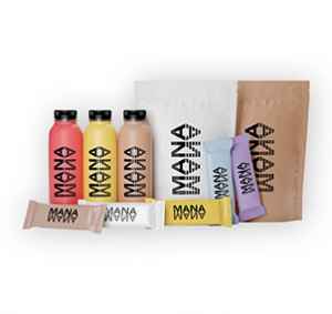MR2602 Roční předplatné tištěné+  SADA PRODUKTŮ MANA (10 ks)  + DIGI VERZE ZDARMA. Akce platí do vyčerpání zásob a úhradě do 17.2.2026.   Bonus odesílán na plátce a pouze po ČR. Nutno zadat email u odběratele!  Popis produktu: Mana je moderní, nutričně kompletní jídlo z prvotřídních rostlinných surovin, které dodává stabilní energii
a vyváženou kombinaci 42 základních živin. Díky čistému složení a praktickému použití je skvělým parťákem do každodenního shonu – od rychlé snídaně přes oběd mezi schůzkami až po zdravou svačinu na cesty. Hotový ManaDrink, práškový ManaPowder i tyčinka ManaBar spojují pohodlí, lahodnou chuť a pečlivě vyváženou výživu a jsou vhodné i pro děti od 3 let, takže je může využít celá rodina. A díky až osmi příchutím si každý najde tu svou. S 176 ověřenými zdravotními benefity je Mana jednoduchý způsob, jak tělu dopřát to nejlepší každý den. Sada obsahuje: ManaPowder Origin + Choco (2 x 430 g)
ManaDrink Choco + Banana + Strawberry (3 x 400 ml), ManaBar Origin + Choco + Banana + Choco Nut + Berries (5 x 50 g) Více na  MOJEMANA  