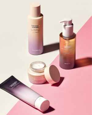  Kosmetika HARUHARU  
Roční předplatné s doručením do výdejních míst Zásilkovny. 
ZÍSKÁTE DÁREK  V PODOBĚ SADY KOREJSKÉ PEČUJÍCÍ KOSMETIKY HARUHARU V CELKOVÉ HODNOTĚ 3514 KČ / 144 €.  Dárek obdržít odběratel s prvním následujícím výtiskem do Zásilkovny.
 Nabídka platí pouze do vyčerpání zásob. 
 Předplatné se řídí platnými obchodními podmínkami V24 Media s. r. o. a obchodními podmínkami SEND Předplatné.